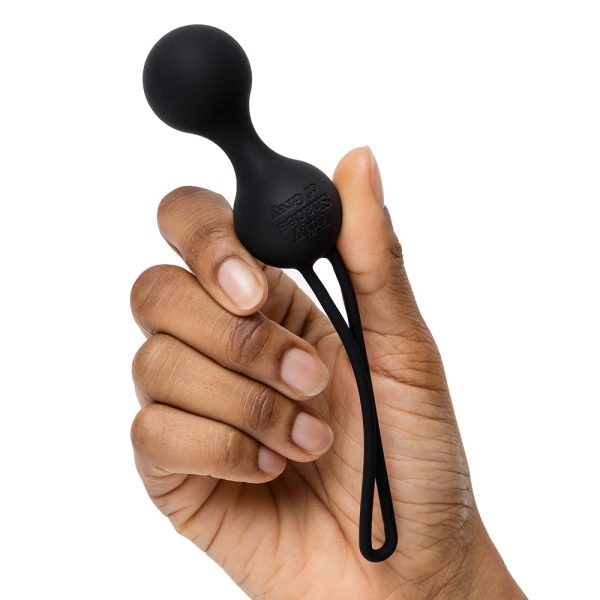Fifty Shades of Grey Womanizer Desire Blooms Kit Black - Image 6