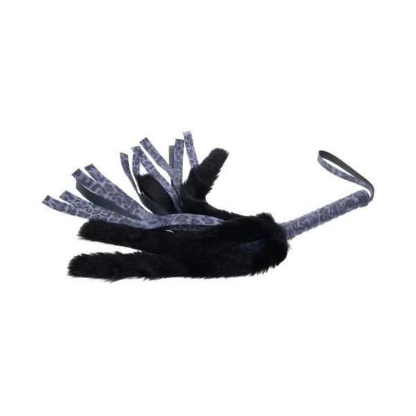 Sportsheets Sex & Mischief Cougar Faux Fur Flogger - Image 4