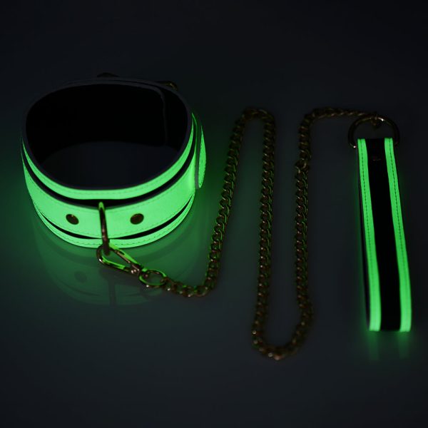 Master Series Kink in the Dark Glowing Collar with Leash - Image 5
