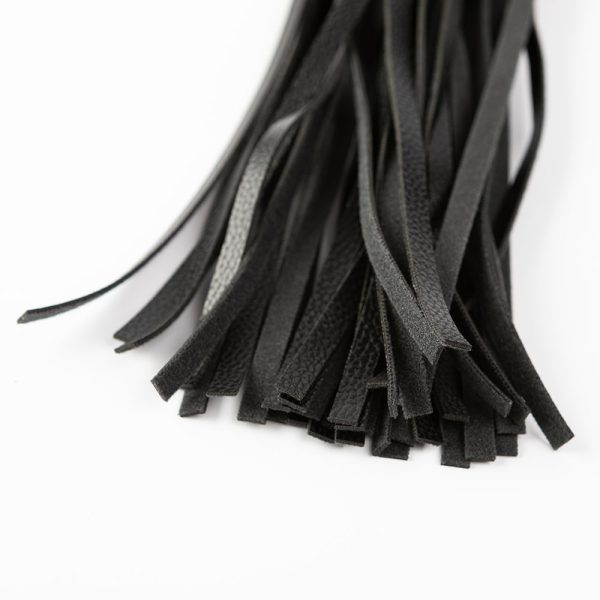 SEI MIO Primed for Punishment Faux Leather Flogger - Image 5